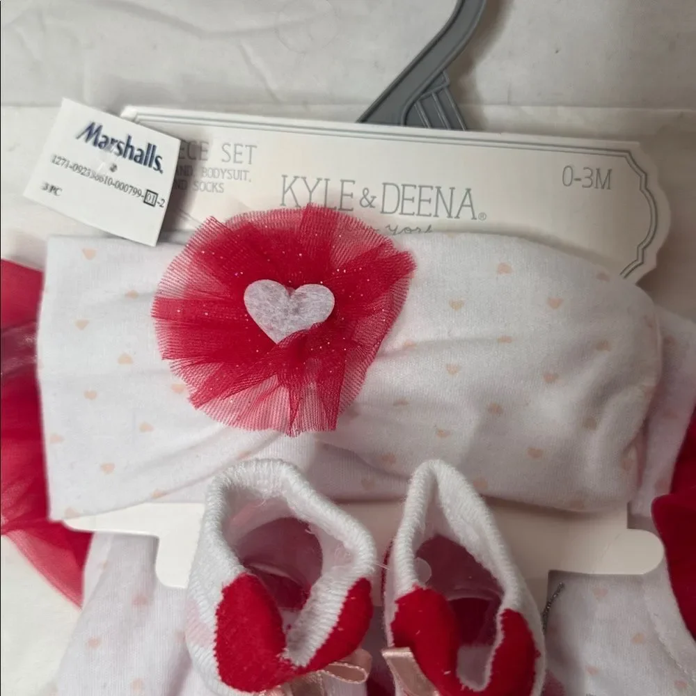 Kyle & Deena Baby 3 Piece “You Stole My Heart” Tulle Outfit. Size 0-3 Months.